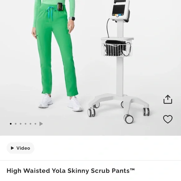 FIGS Emerald Green Scrub Set - Picture 7 of 7